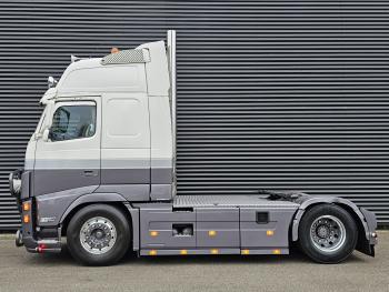 FH400 4X2 / SPECIAL / SHOWTRUCK
